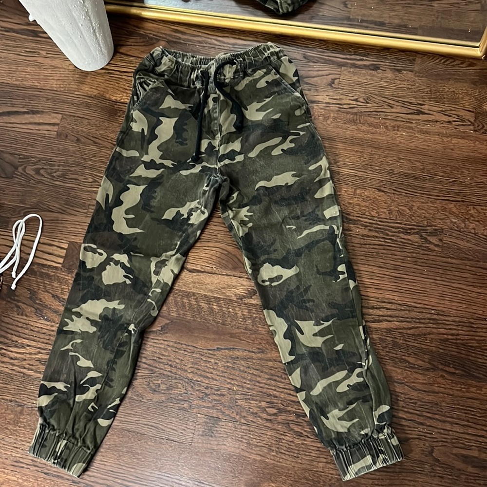 Meshki Camo pants